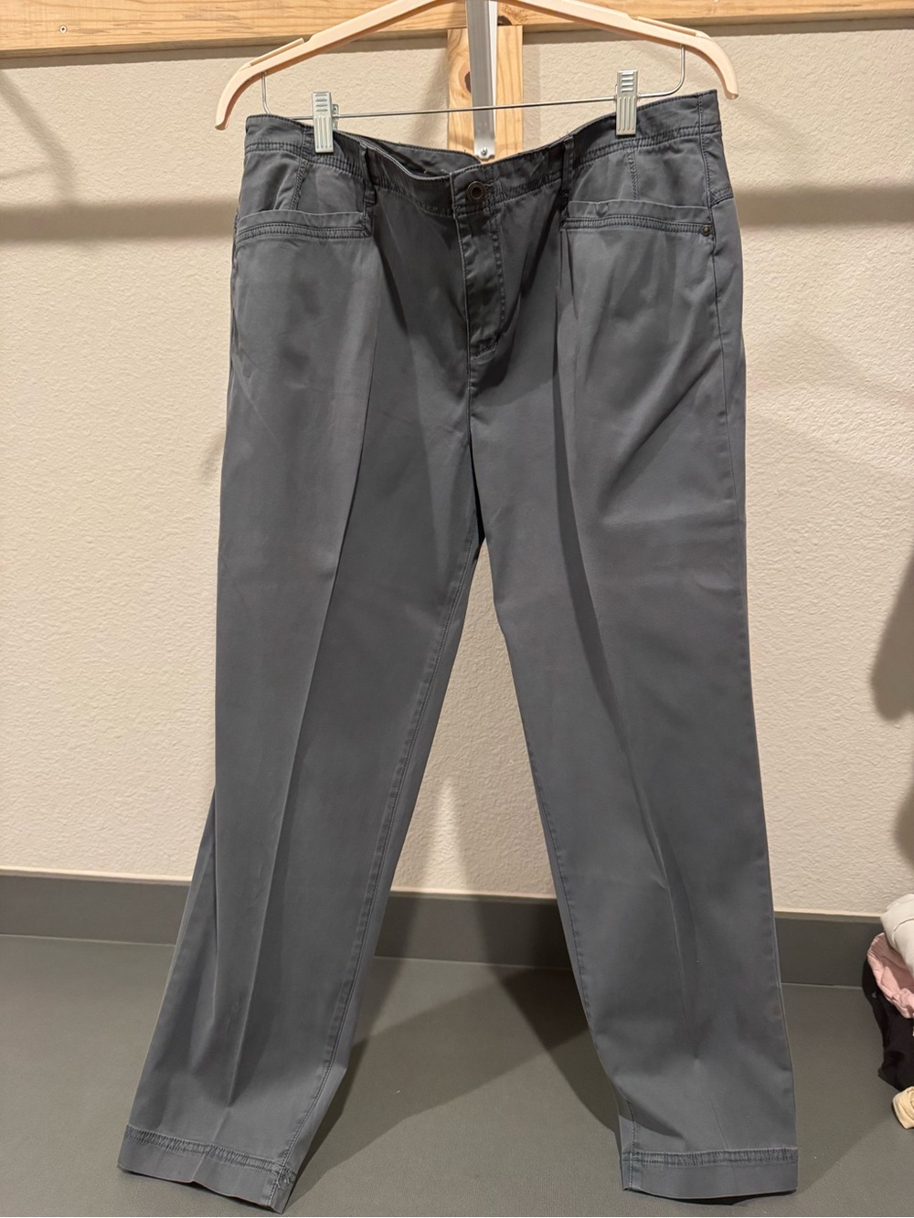 Woman’s Orvis Classic Straight Fit Pants - Gray